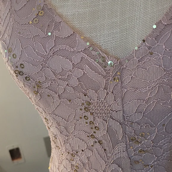 Formal dress - Picture 2 of 8